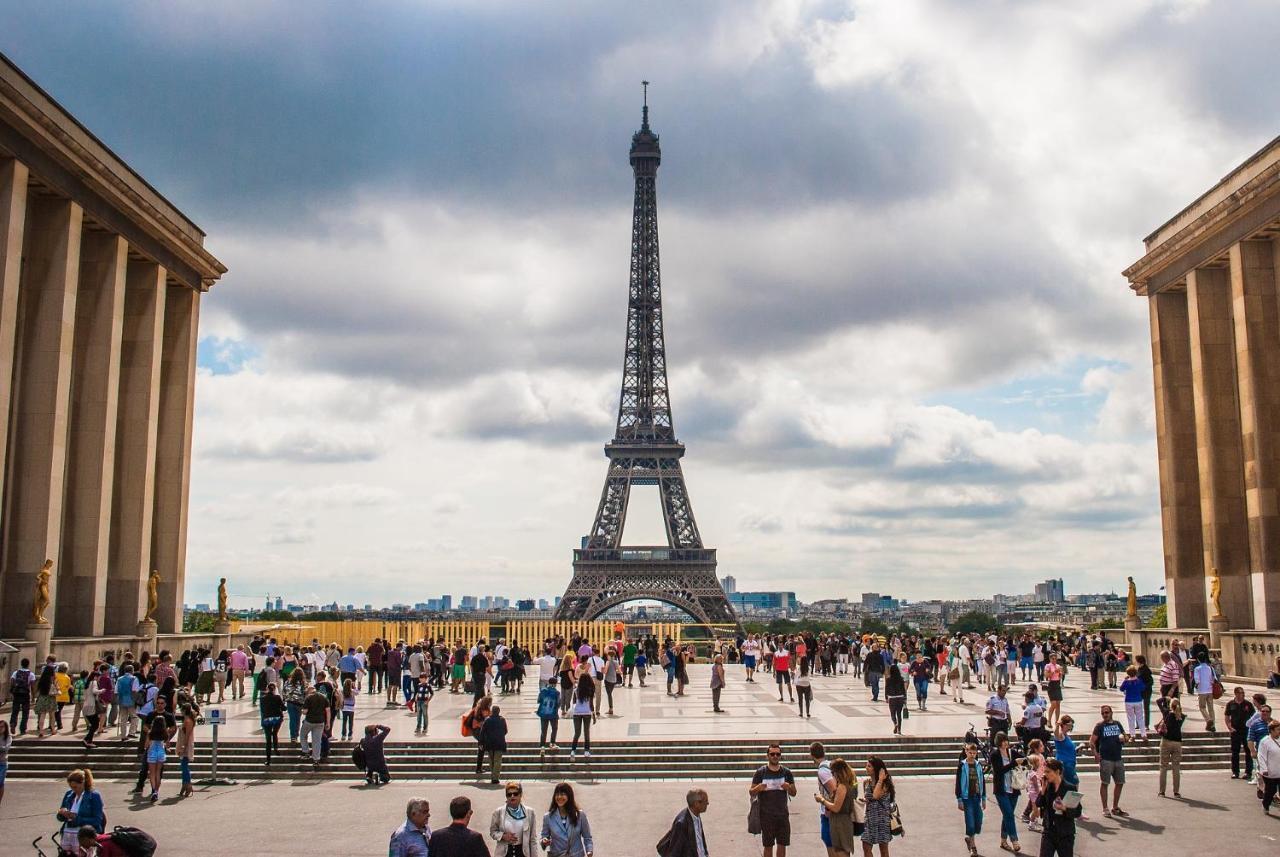 Arc De Triomphe - Foch Palace Párizs Kültér fotó