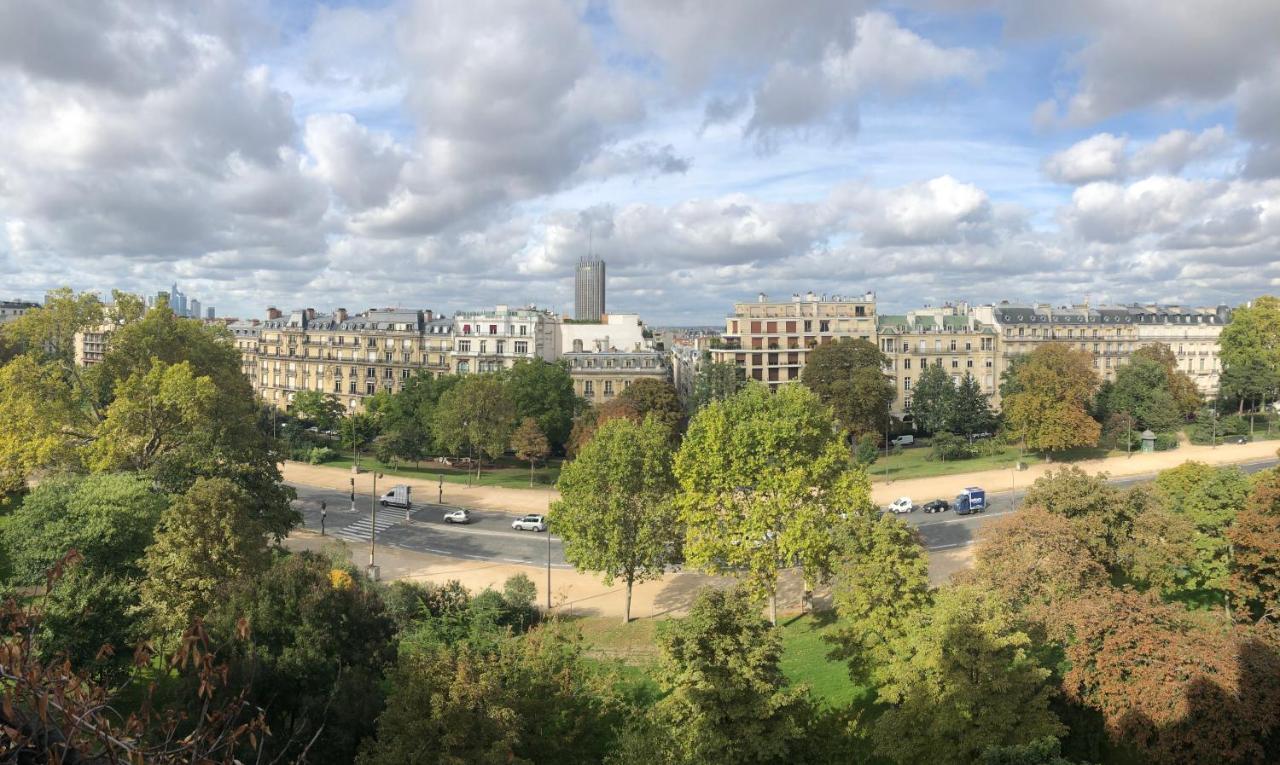 Arc De Triomphe - Foch Palace Párizs Kültér fotó